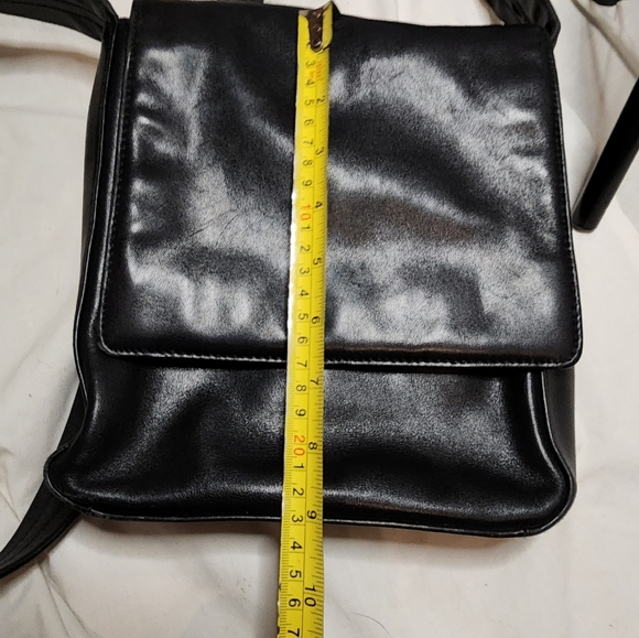 Tannery West soft leather crossbody - Picture 8 of 14